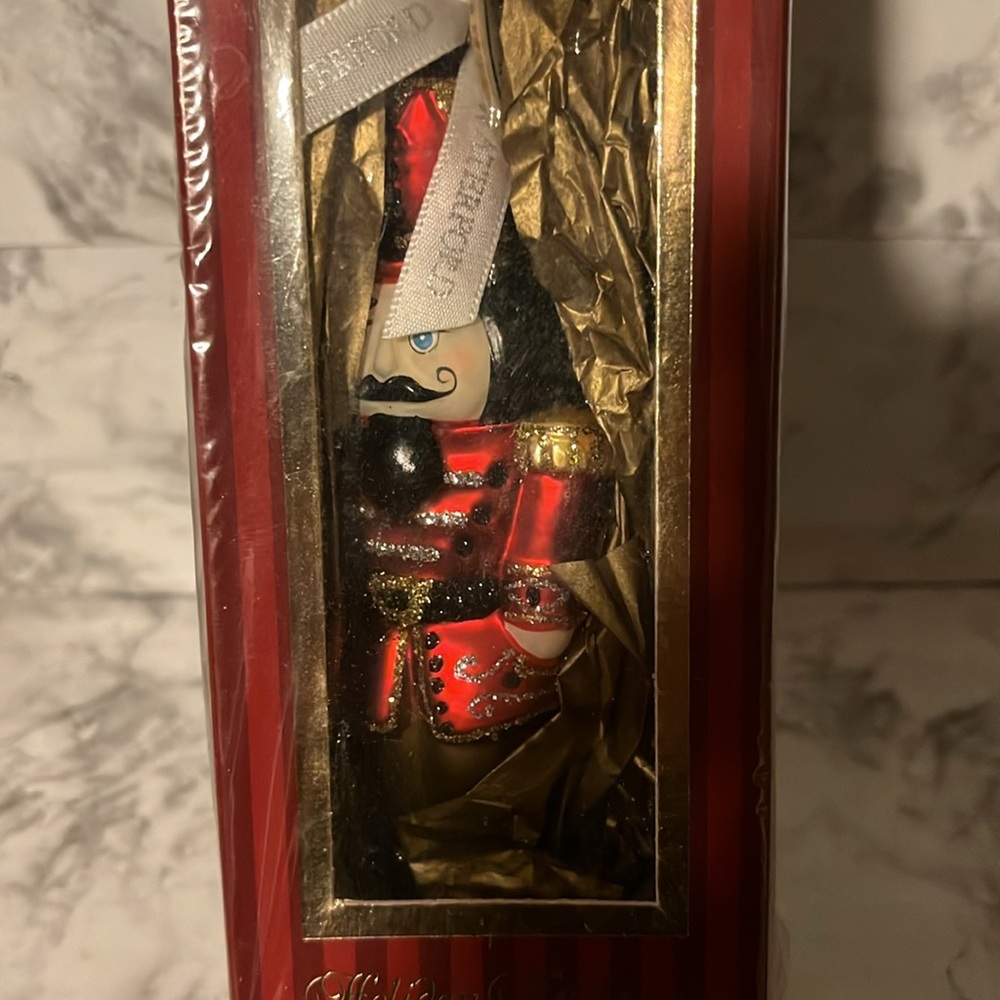 Waterford Holiday Heirlooms Red glittered Nutcracker New sealed Made in Poland - Picture 2 of 3